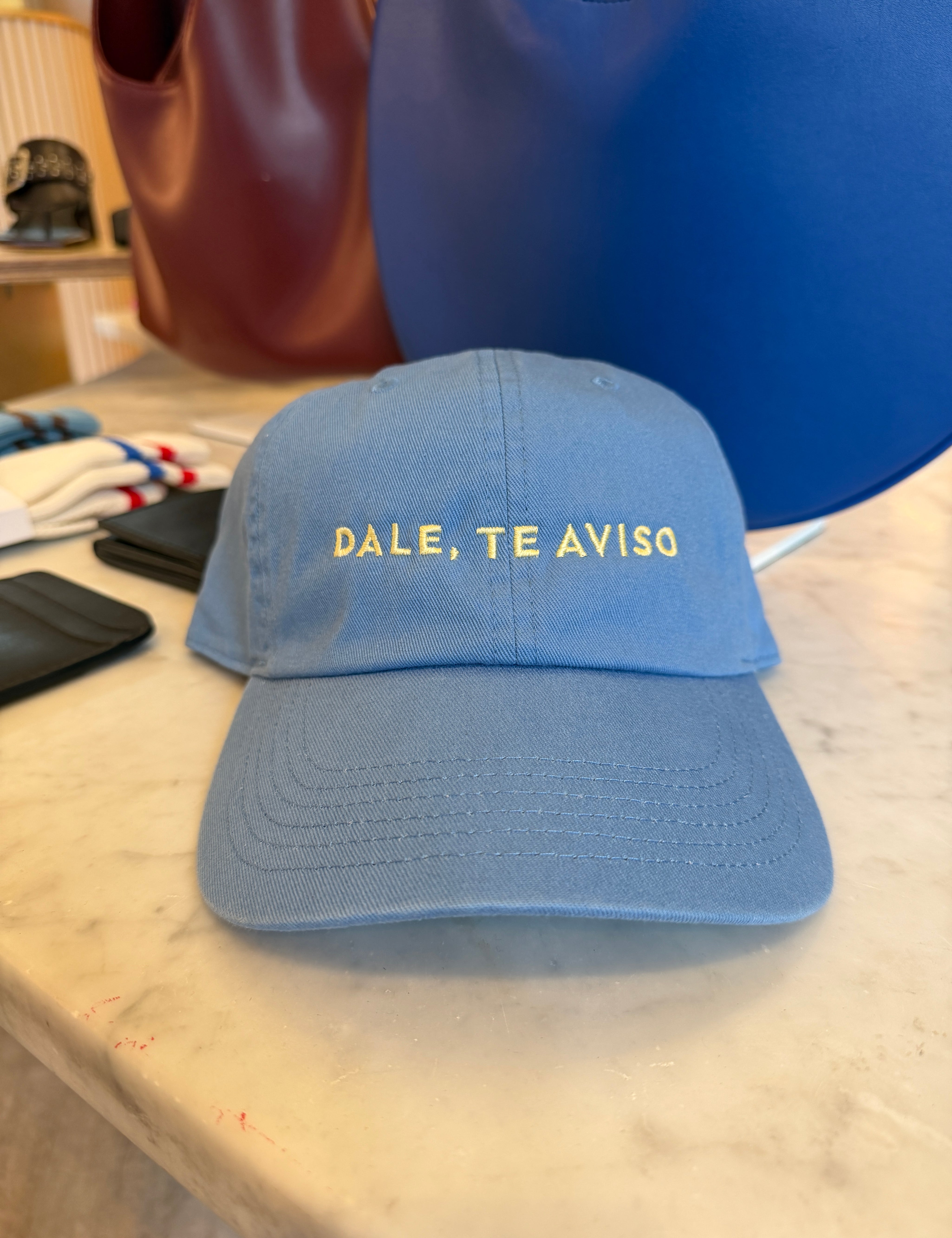 DALE, TE AVISO by Moni & Coli