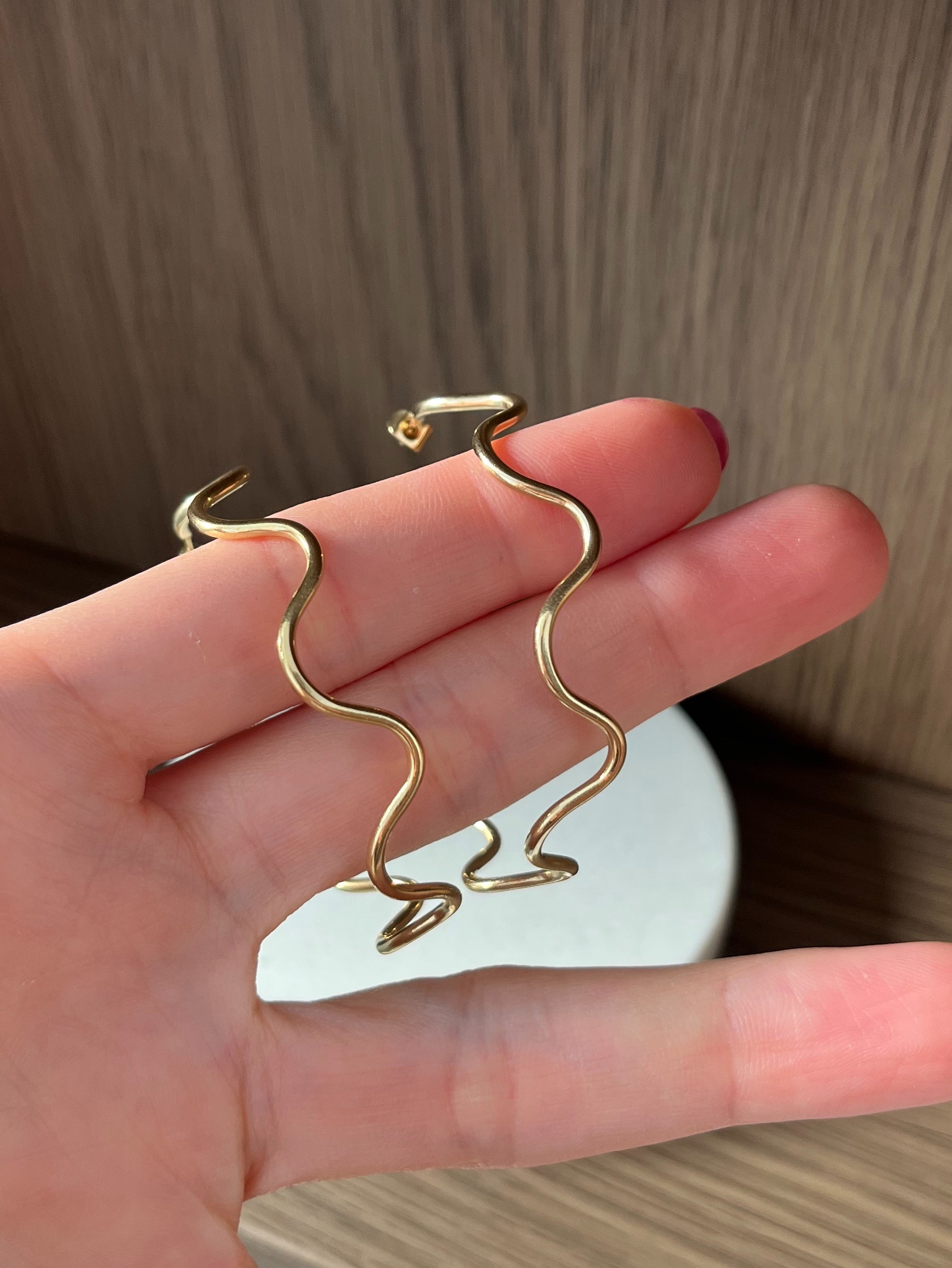 Wave Hoops