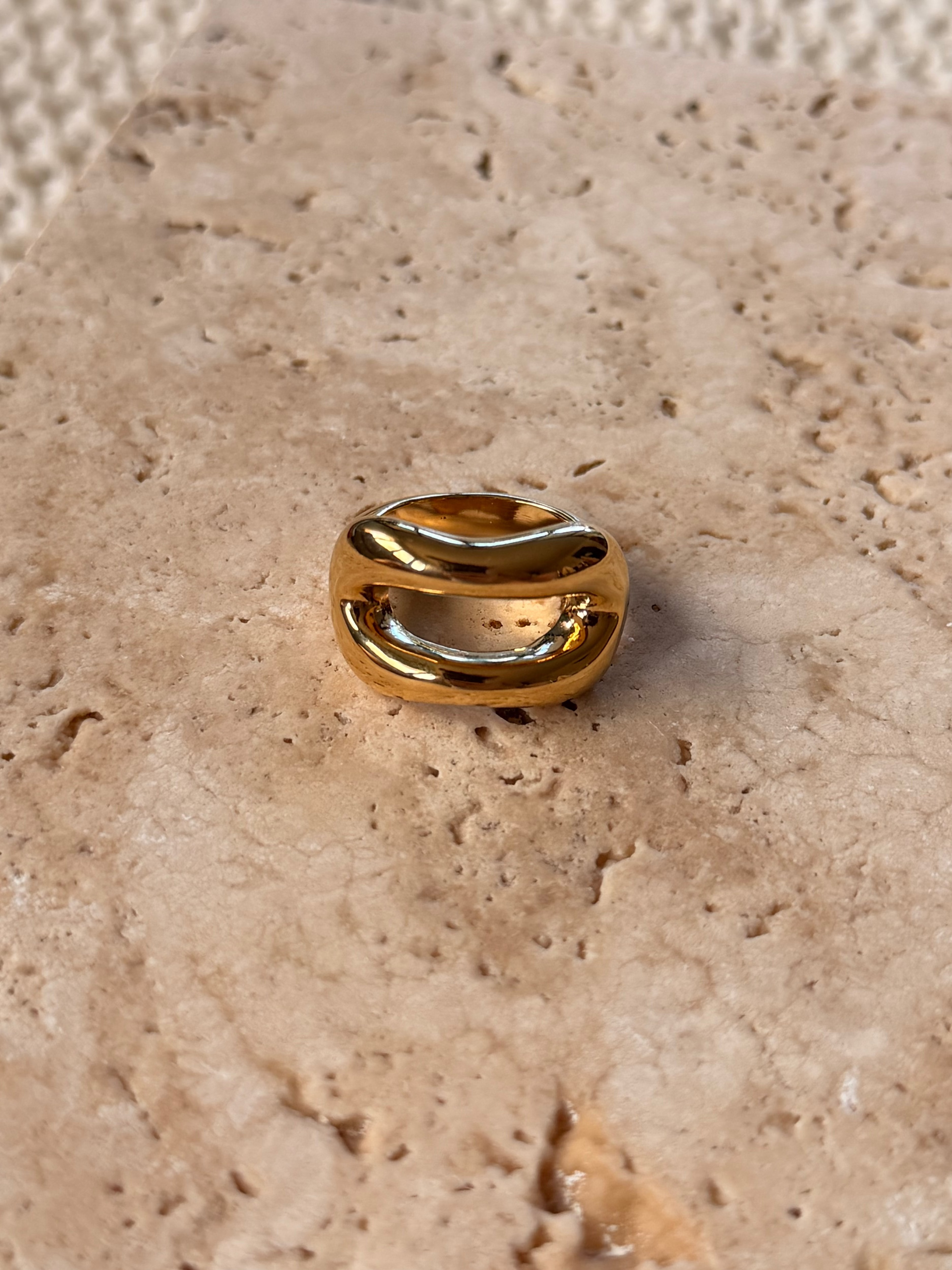 Cleo Ring
